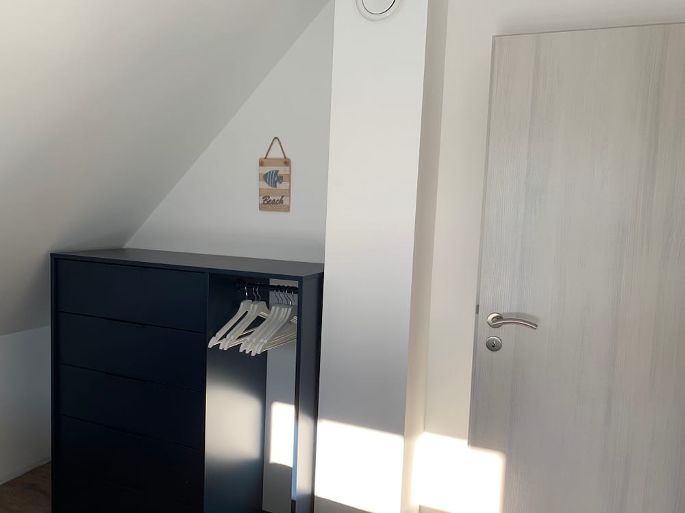 Schrank in Schlafzimmer 2